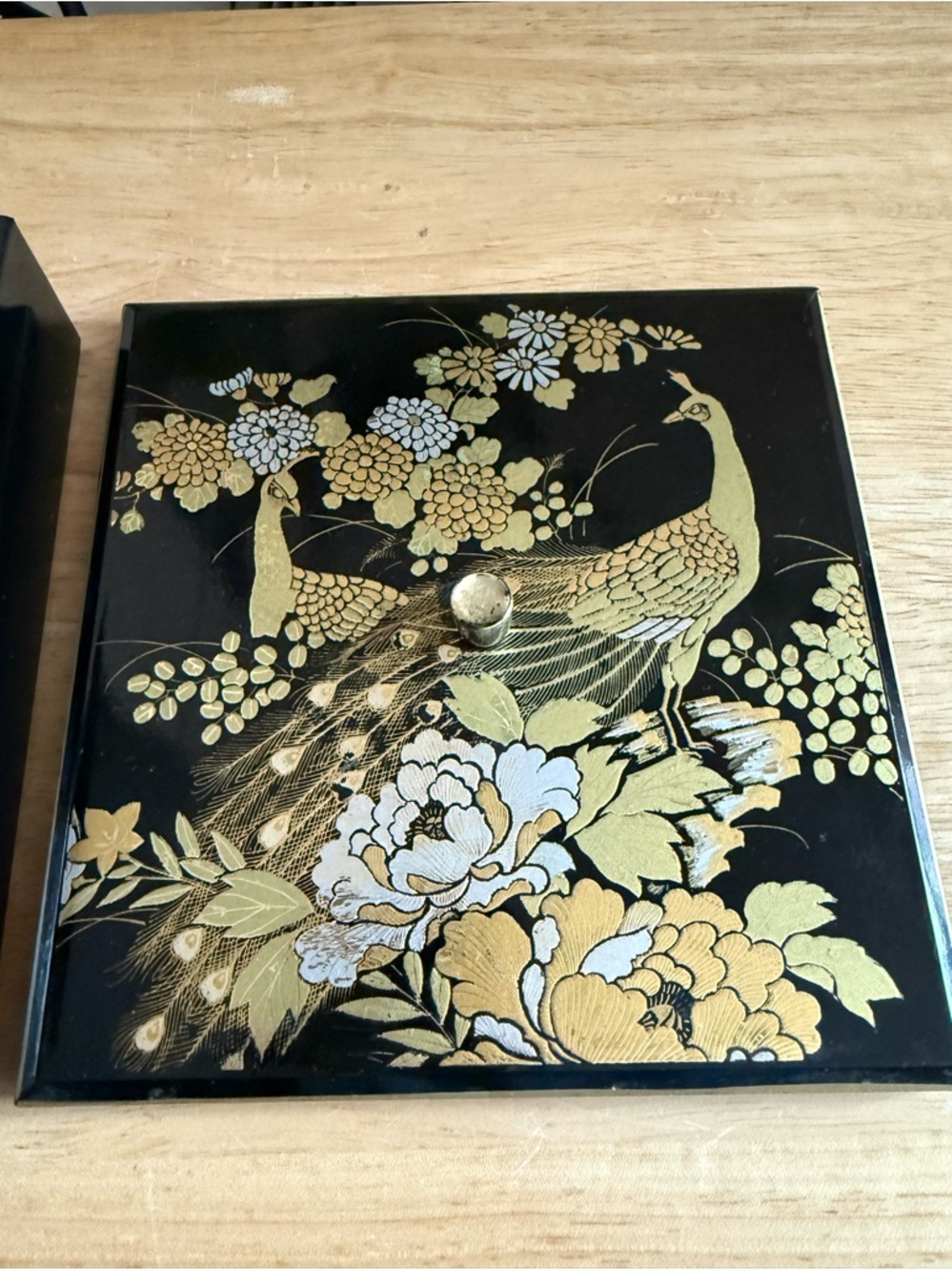 Vintage Otagiri Japan Black & Gold Lacquerware Peacock Peony Lidded Trinket Box - Picture 4 of 16